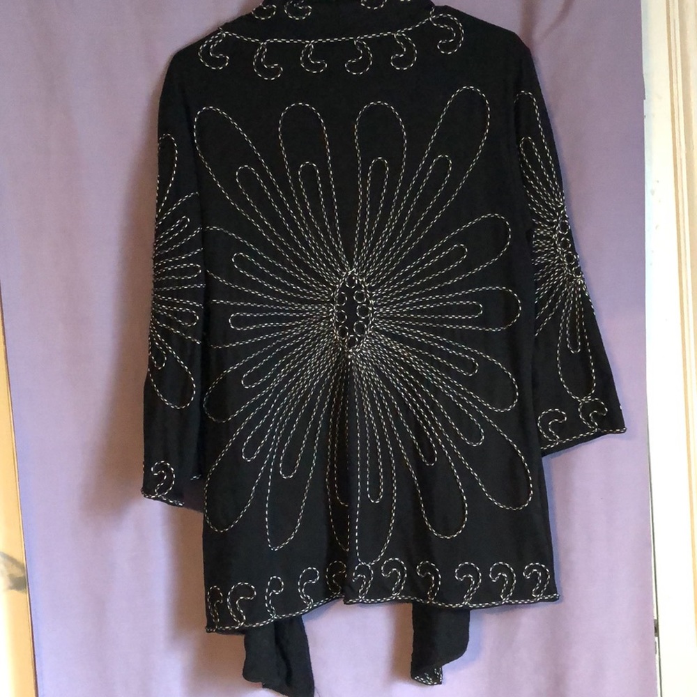 Blazer - Picture 4 of 5